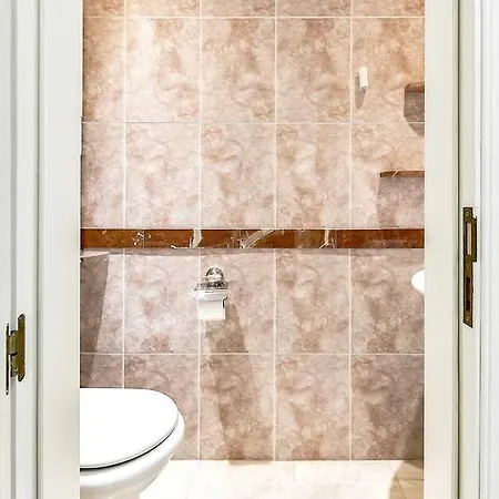 Townhouse In La Duquesa * アデヘ